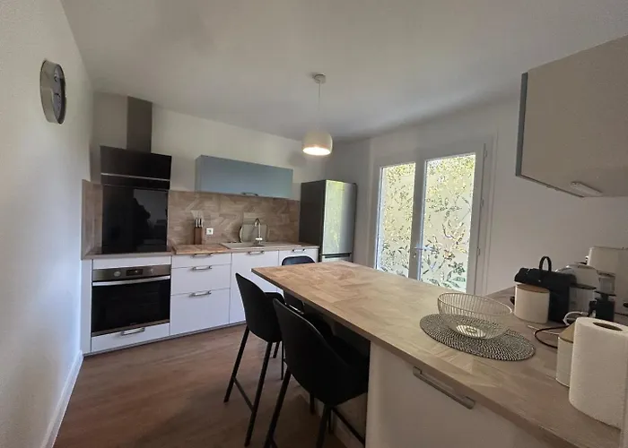 Jumapi Family House With Swimming Pool Pensión 3*