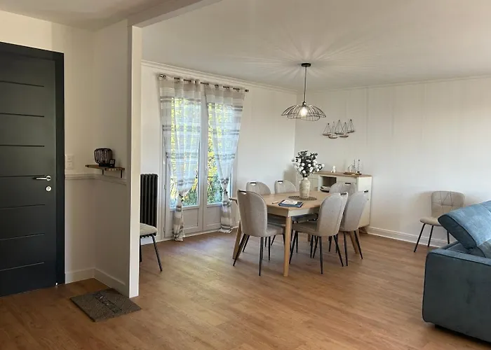 Jumapi Family House With Swimming Pool Pensión