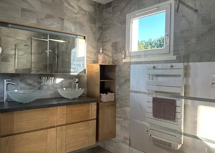 Jumapi Family House With Swimming Pool Pensión 3*