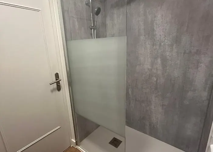 Pensión Jumapi Family House With Swimming Pool Fontaine-le-Comte