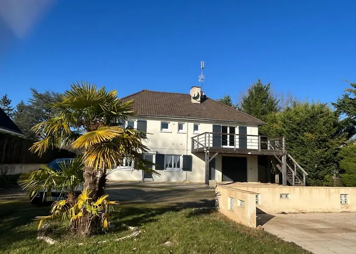 Jumapi Family House With Swimming Pool Pensión