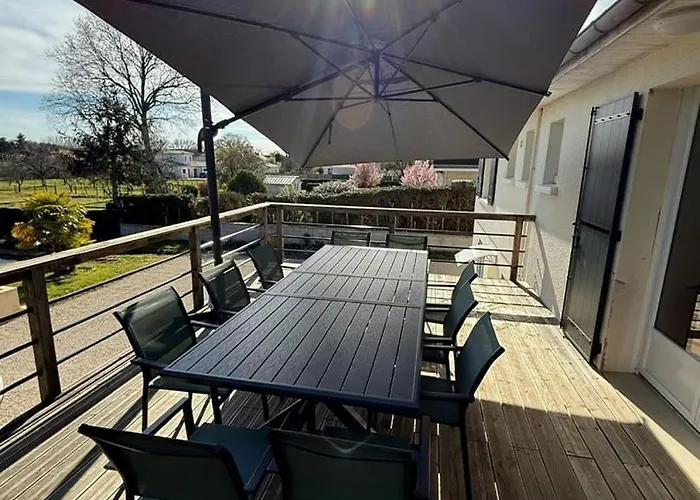 Jumapi Family House With Swimming Pool Pensión 3*