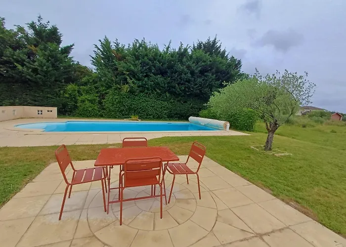 Jumapi Family House With Swimming Pool 3*